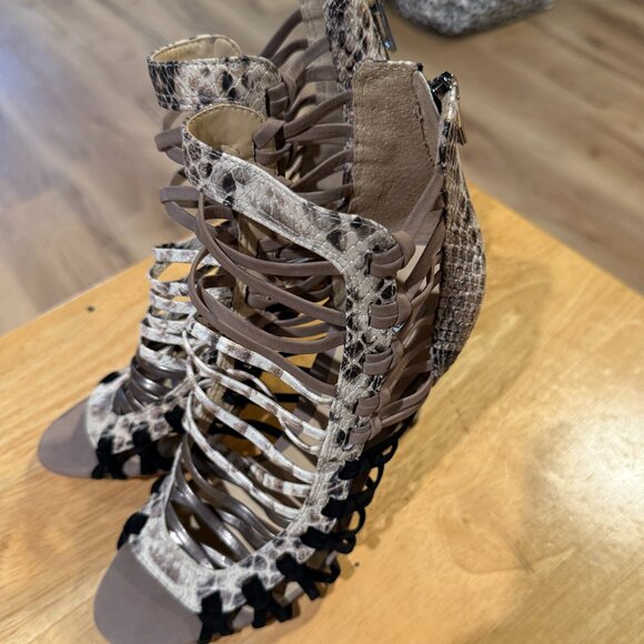 Steve Madden Tan & Snakeskin Strappy Sandals – Size 6-1/2 - Picture 2 of 6